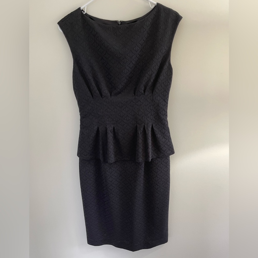 Black Printed Ruffle Empire Waist Sheath Dress Size 4 Suit Dress Cocktail Dress
